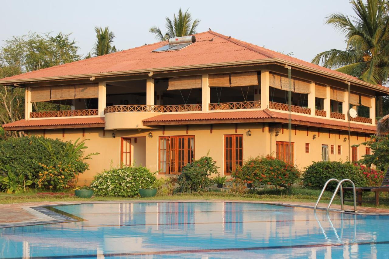 Hibiscus Garden Hotel Tissamaharama Exterior photo